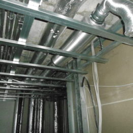 Lüftungsleitungen in Decken