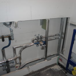 Rohinstallation WC und Waschtisch